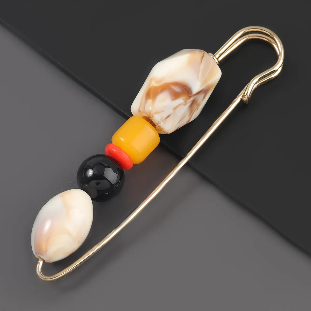 

2021 New Fashion Metal Resin Brooch Female Personality Big Brooch Popular Brooch Jewelry Accessories