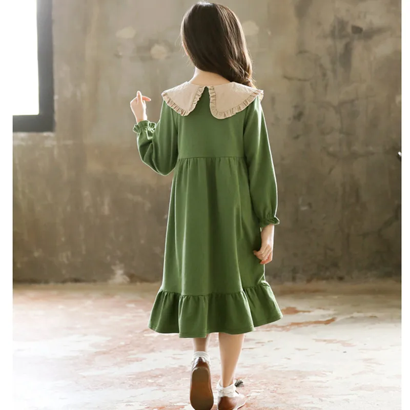 Повседневное хлопковое платье с длинными рукавами и отложным воротником для