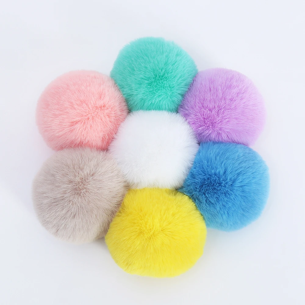 Шарик из искусственного меха кролика Рекс 10 см | Дом и сад