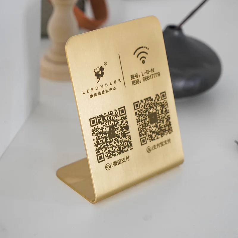 Высококачественная металлическая табличка сделанная на заказ латунная с именем