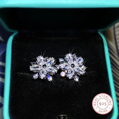 Серьги-гвоздики из серебра 925 с цирконом