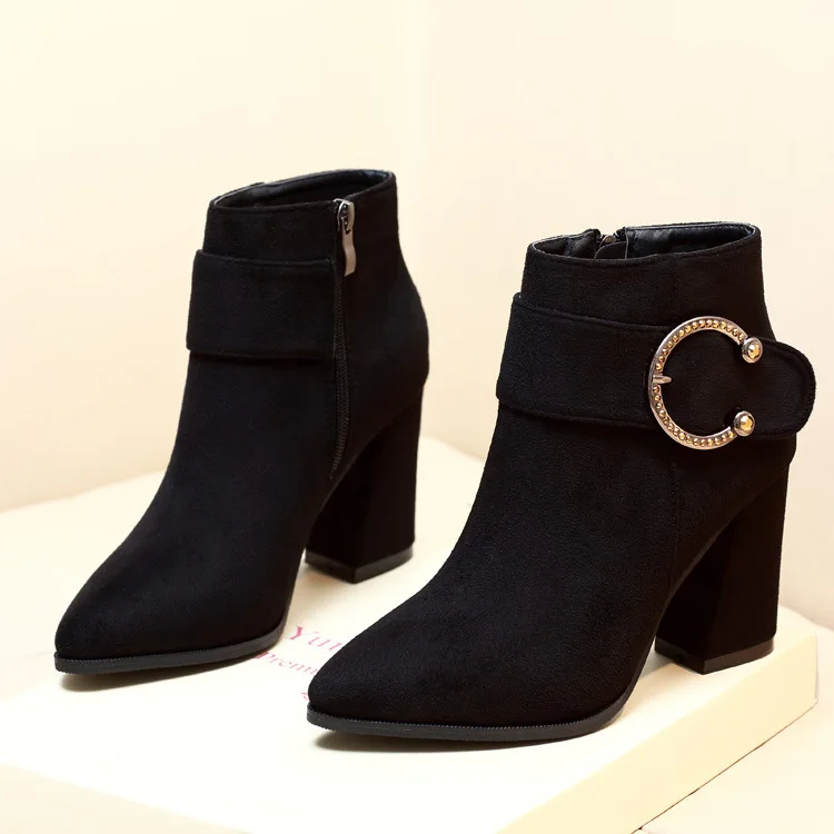 Новинка Высококачественные кожаные ботинки из флока Женские ботильоны на