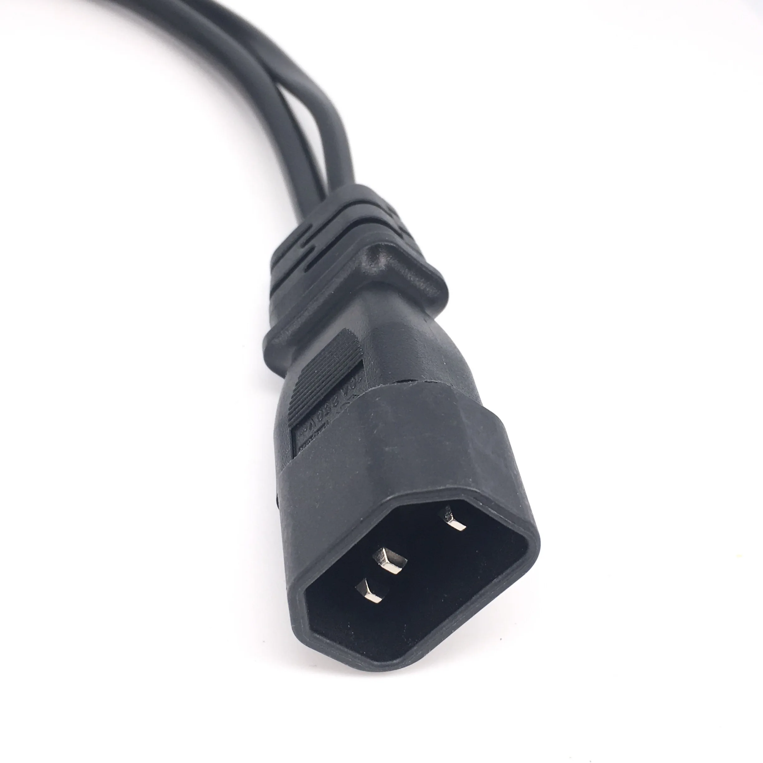 IEC320 3 pin C14 на обоих концах для подключения внешних устройств к C13 + 2 сливное