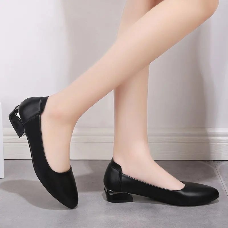 

New Casual Shoes Woman Flats Loafers Solid Black Leather Women Shoes Slip on Square Low Heels Soft Soled Ballet Flats Plus Size