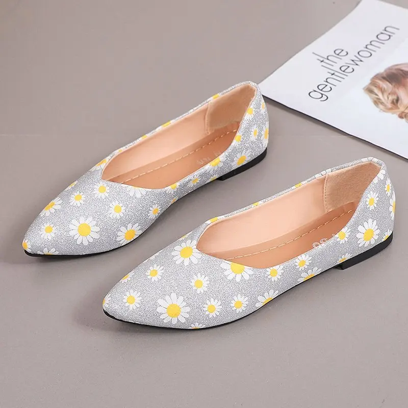 

Pointed Toe Moccasin Shoes Large Size Women Shallow Mouth Casual Female Sneakers Modis Slip-on Flats Moccasins Big Size New 2021