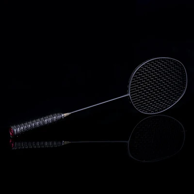 Black String 4U нападающий углеродный светильник для ракетки для бадминтона тренировочная ракетка для бадминтона хорошее Демпфирование 22-30 фунтов с сумкой - Цвет: Black String