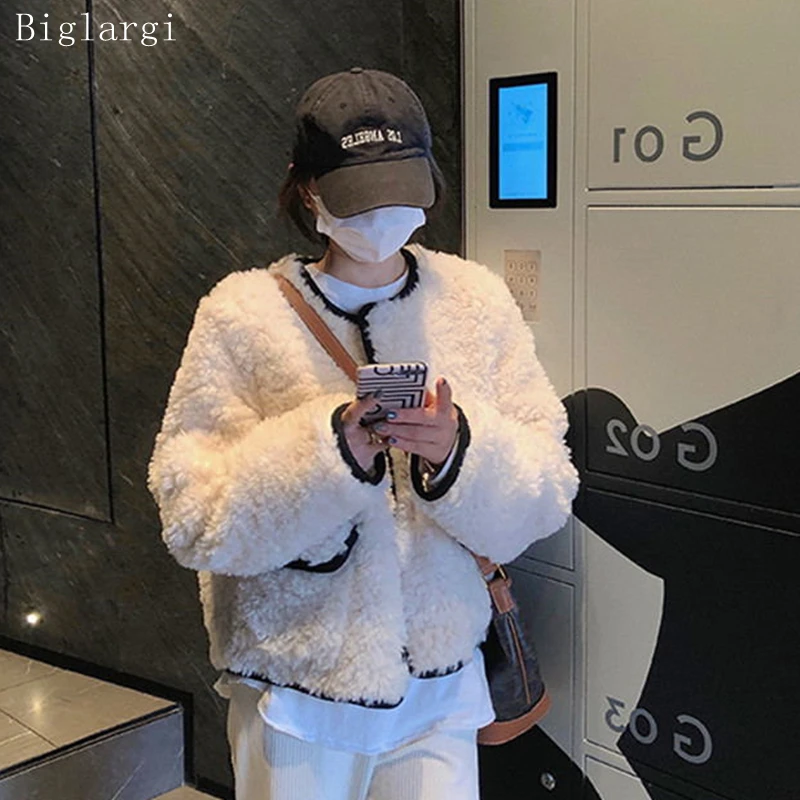 

Winter Faux White Fur Coat Thick Teddy Bear Jacket Fake Fur Vintage Fluffy Coats Furry Woman Kawaii Ladies Cardigan Modis 2021