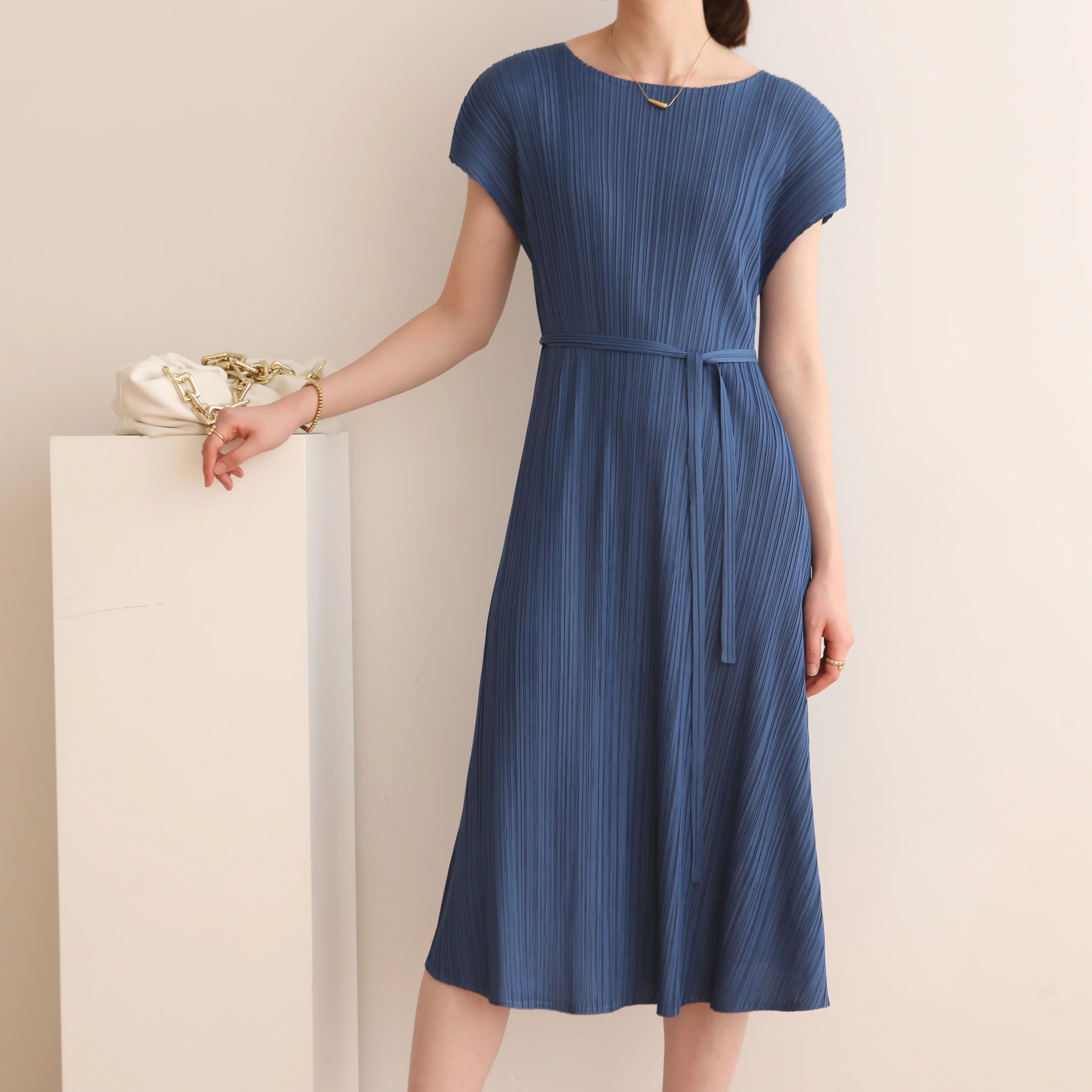 

The manufacturer directly supplies Issey Miyake's Pleats for summer with drape INS style fashion slim dress