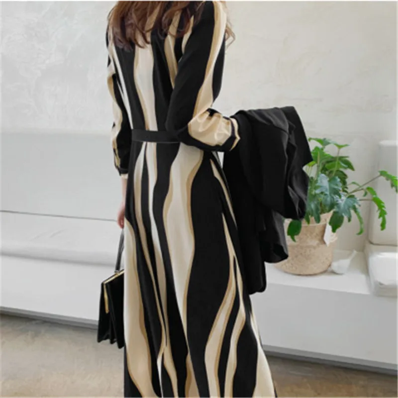 

CBAFU patchwork wave pattern striped big swing dress women autumn winter single breasted dresses long sleeve business M072
