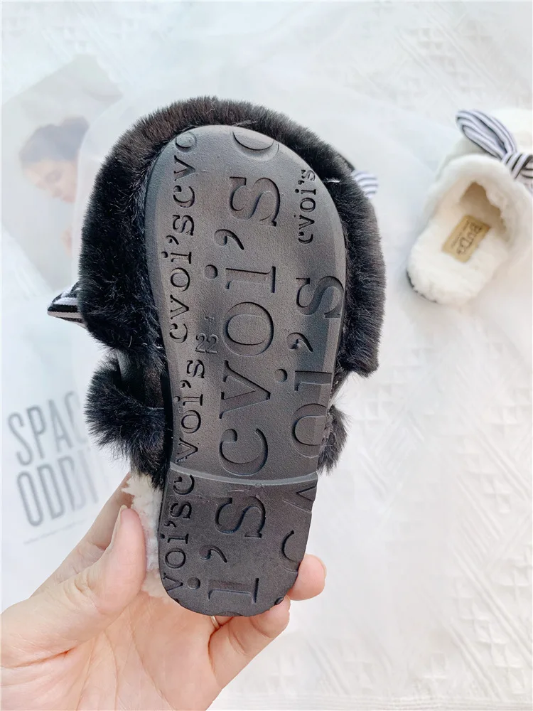 Новинка 2019 года зимние детские тапочки однотонные домашние с бабочкой для