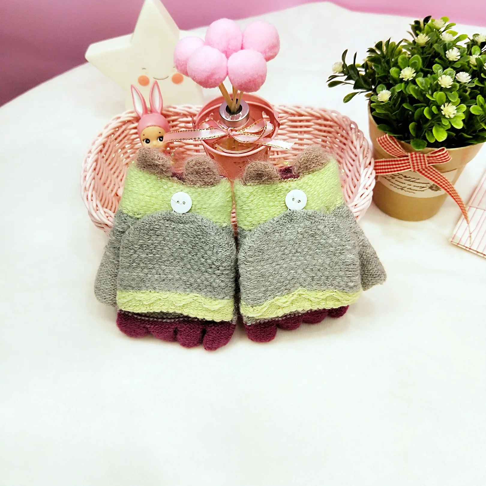 

Cartoon children's gloves half-finger flip gloves woolen knitted thick warm gloves suitable for girls and boys Christmas gifts