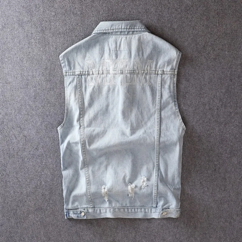 Мужской джинсовый жилет с дырками голубой облегающий Повседневный потертостями