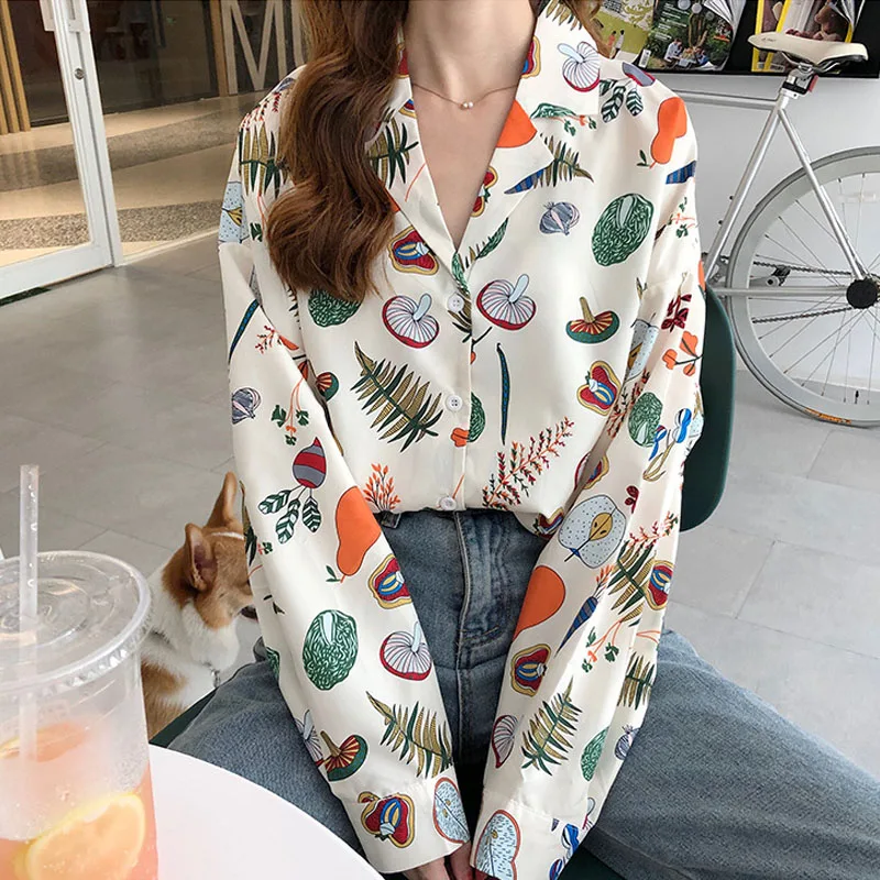 

Spring And Autumn 2021 New Korean Version Vintage Hong Kong Fashion Print Loose And Slim V-Neck Long Sleeve Blouse Woman