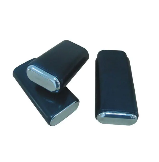 

3 Tubes Portable Travel Cigar Leather Case Wooden Lining Cigar Storage Case Black Color Cigar Moisturizing Charutos portasigari