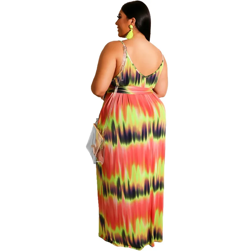 Летнее женское платье большого размера с поясом и карманами без рукавов v