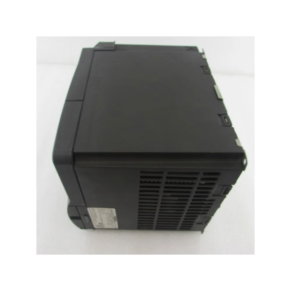 

Оригинальный Инвертор 220 В до 380 В 6SE7038-6WK84-1BH0