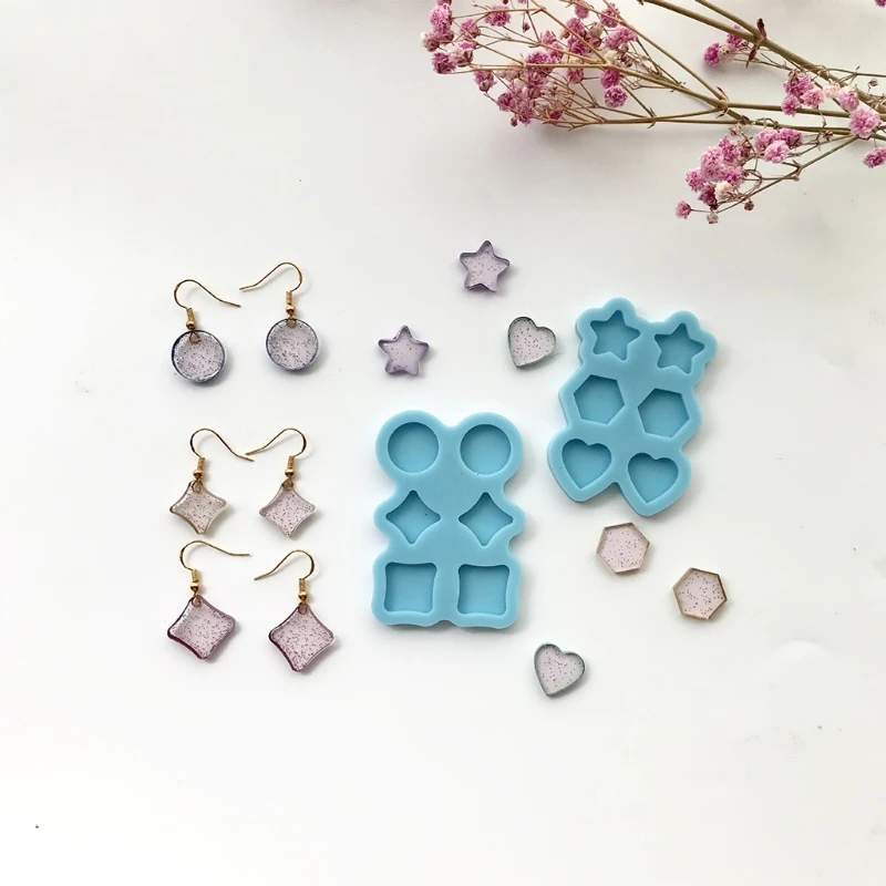 

Женские серьги-гвоздики с бриллиантами