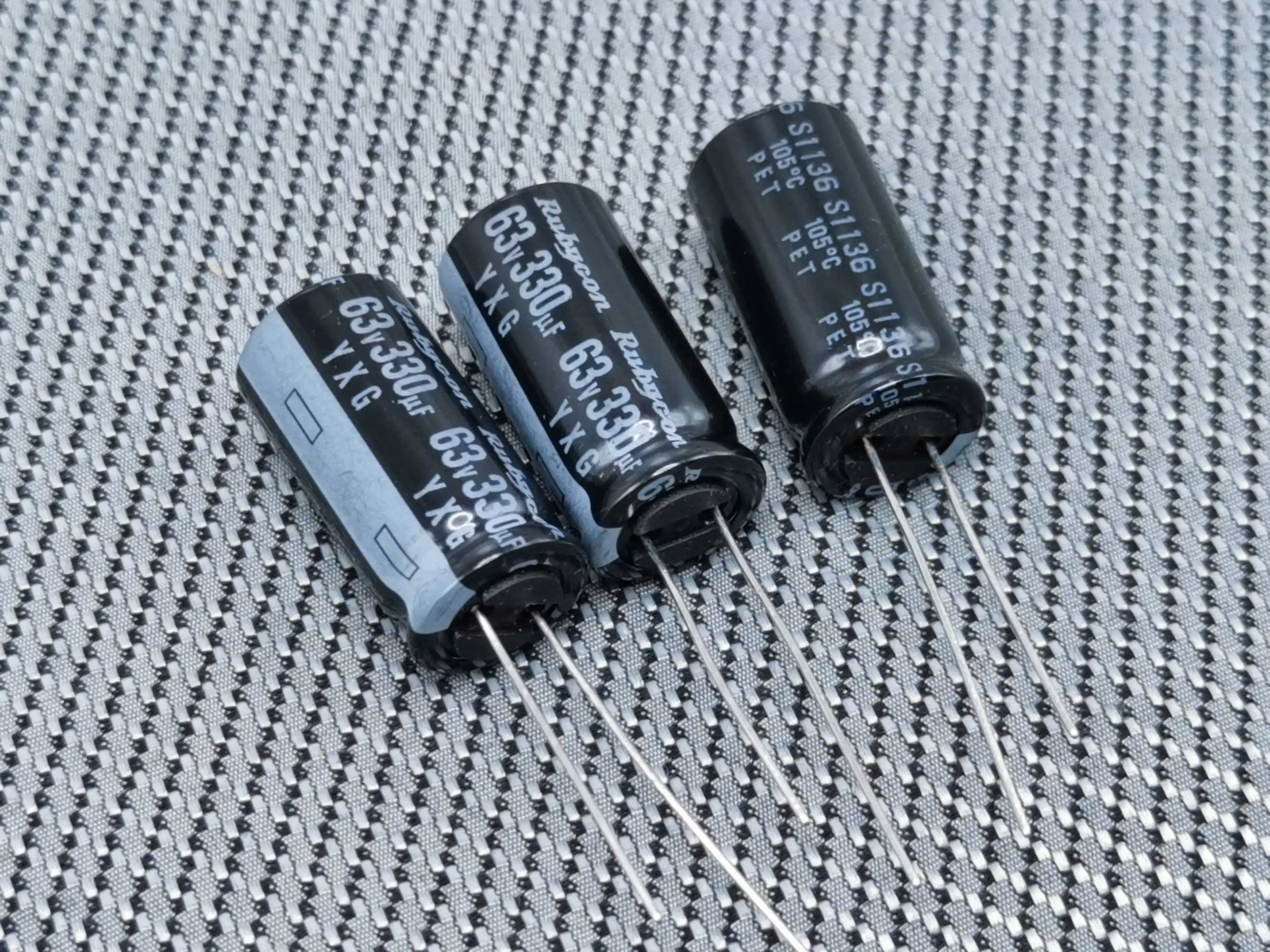 50pcs/lot RUBYCON YXG series 105C high frequency low resistance long life aluminum electrolytic capacitor free shipping