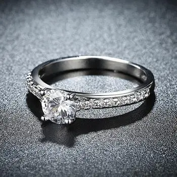 Обручальное кольцо серии Inari с бриллиантами восемь сердец и стрел четыре когти