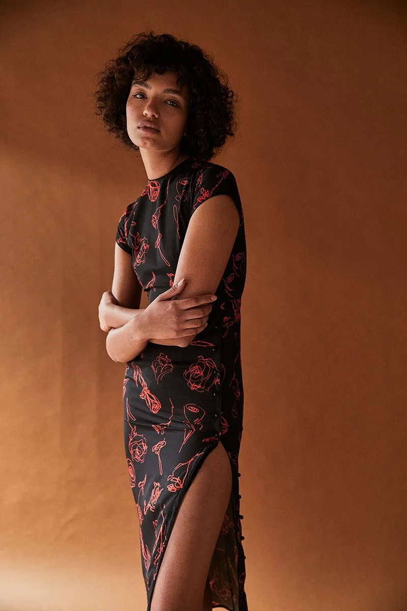 

Женское длинное платье в стиле ретро, элегантное платье Чонсам с круглым вырезом и принтом роз, французское нишевое ретро платье с разрезом,...