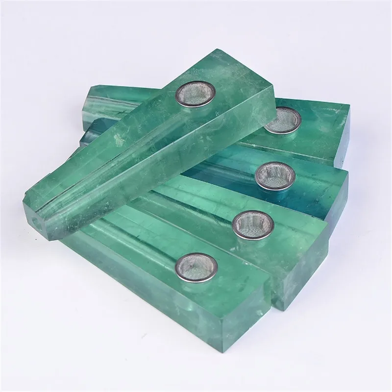 Натуральный красивое зеленое флюоритовый кварц с украшением в виде кристаллов