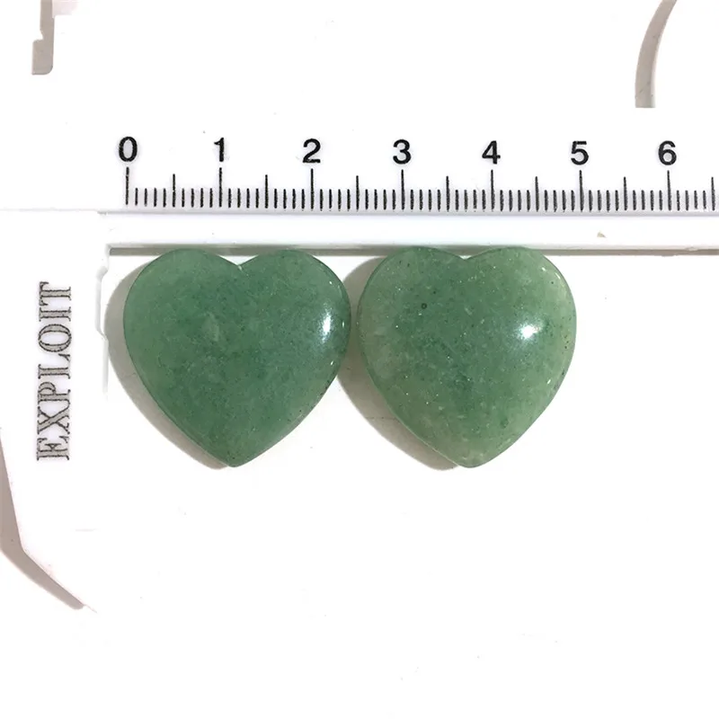 Натуральный кристалл в форме сердца зеленый авантюрин ладонь любовь лечебный
