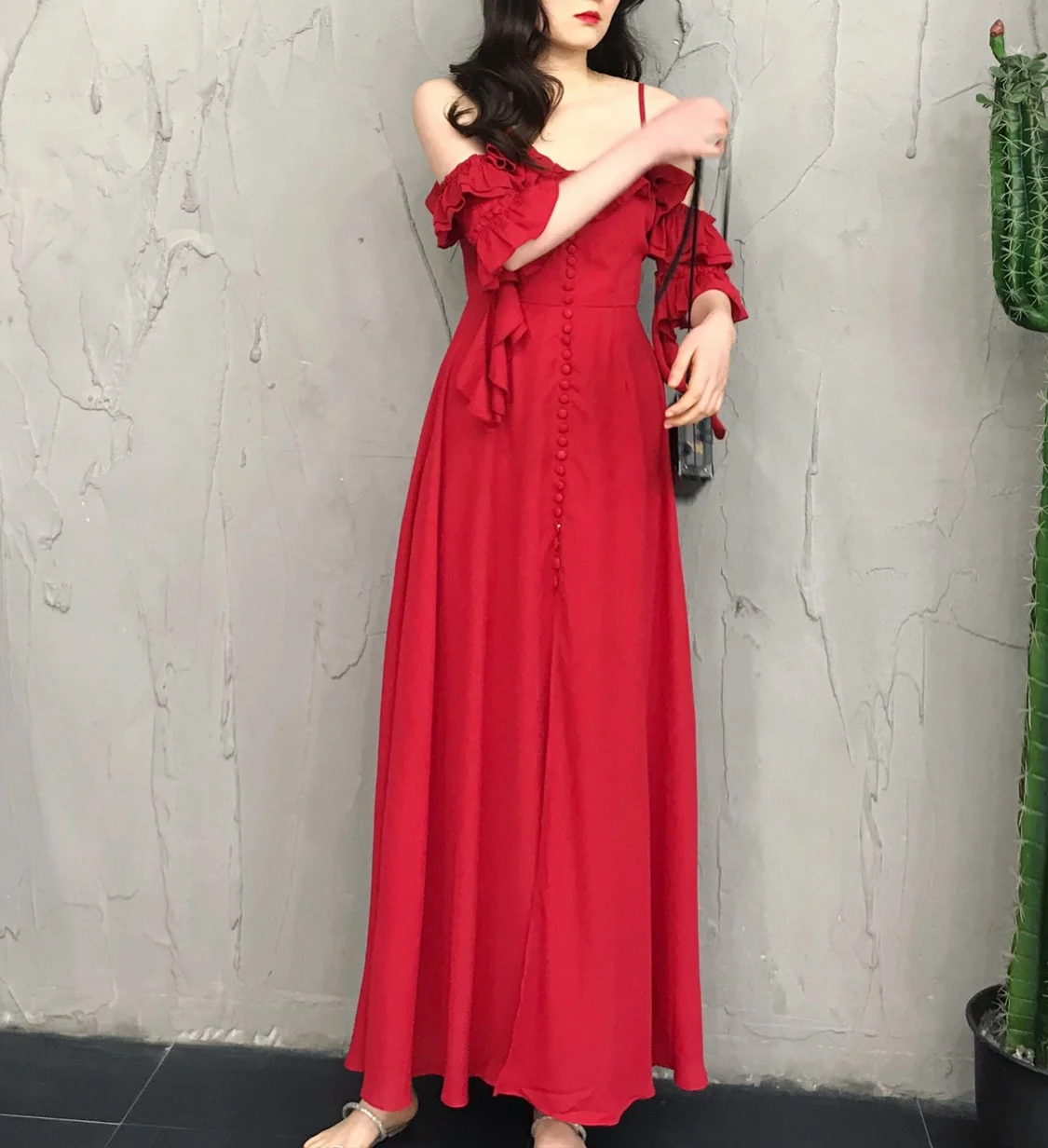 Сексуальное летнее пляжное шифоновое платье с холодными оборками длинное