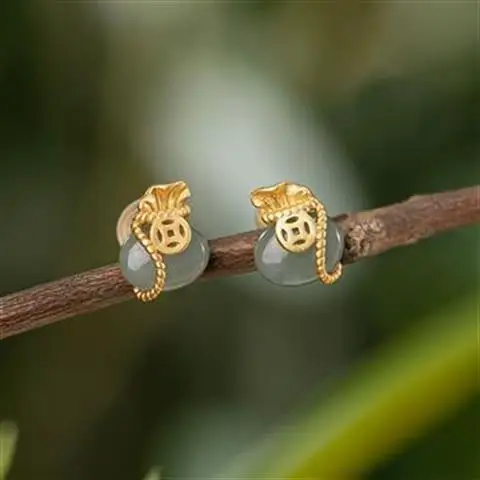 

Original S925 Sterling Silver Gilding Natural Emerald Vintage Creative and Classical Purse Lucky Bag Lady Temperament Stud Earri