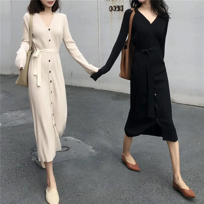 Зимнее женское платье 2020 однотонное вязаное с V образным вырезом на сезон осень