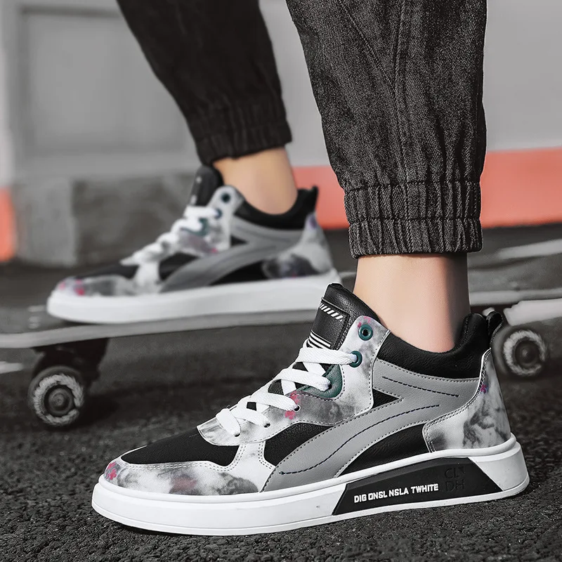 

New Fashion Men Casual Shoes High Top Sneakers Lace Up Men Vulcanized Shoes Platform Men Shoes Sneakers Luminous All-match Shoes