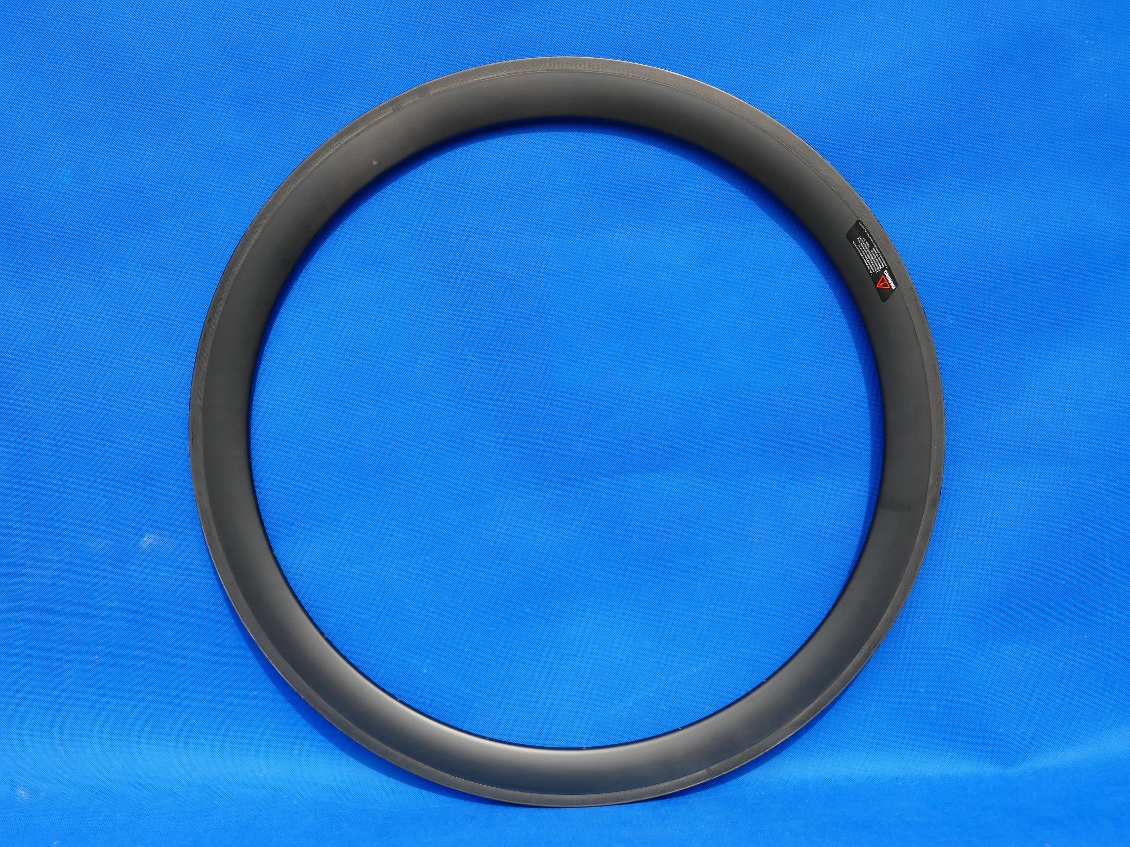 В комплект входит 1 пара ободов полностью карбоновые колеса для дорожного