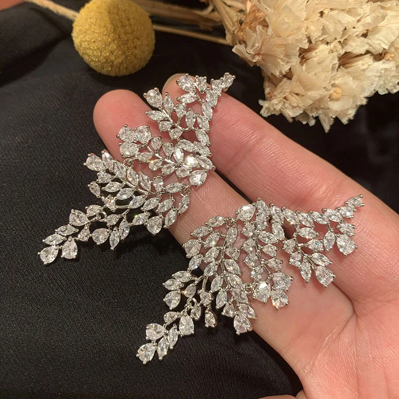 

Fashion Earrings For Women Silver Leaf Earring Gift To Girlfriend Joker Temperament European And American Earrings 2021 Trend