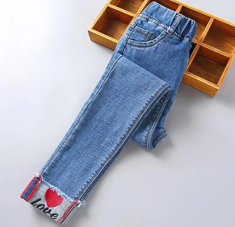 

Crimping Kids Jeans Spring Autumn Cute Cartoon Pattern RED Love High Quality Children Pants Casual trouses Baby Girls Jeans