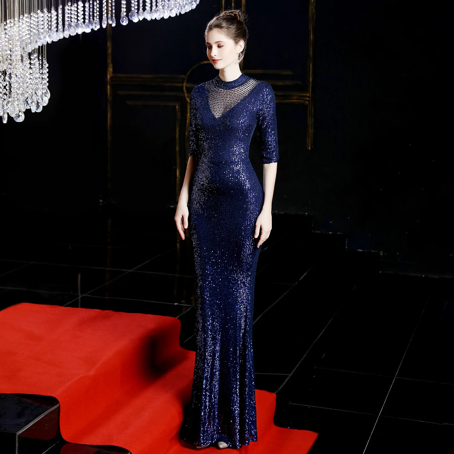 Женское элегантное банкетное длинное платье с полурукавом прозрачное v образным