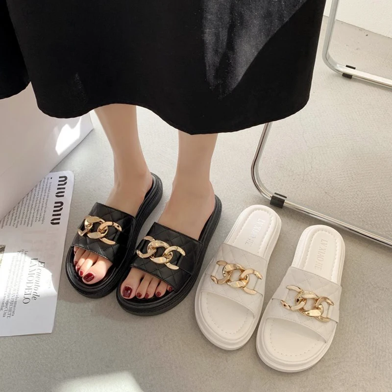 

Shoes Ladies' Slippers Med Loafers Summer Clogs Woman Rivet Pantofle Flat Beach 2021 Metal Decoration Slides PU Rubber Flat Shoe