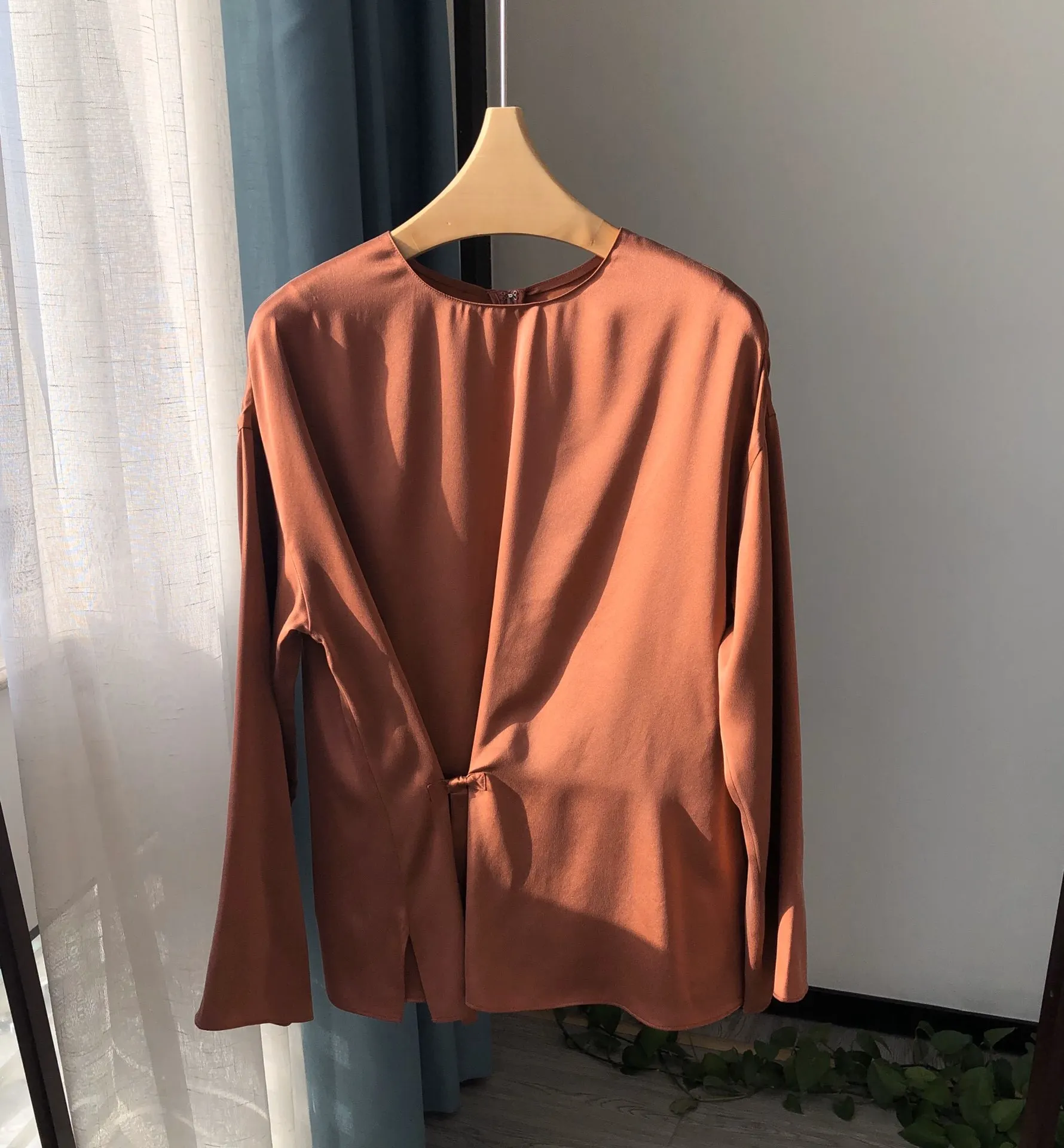 

2021 spring and summer new ladies shirt silk multicolor round neck long sleeves