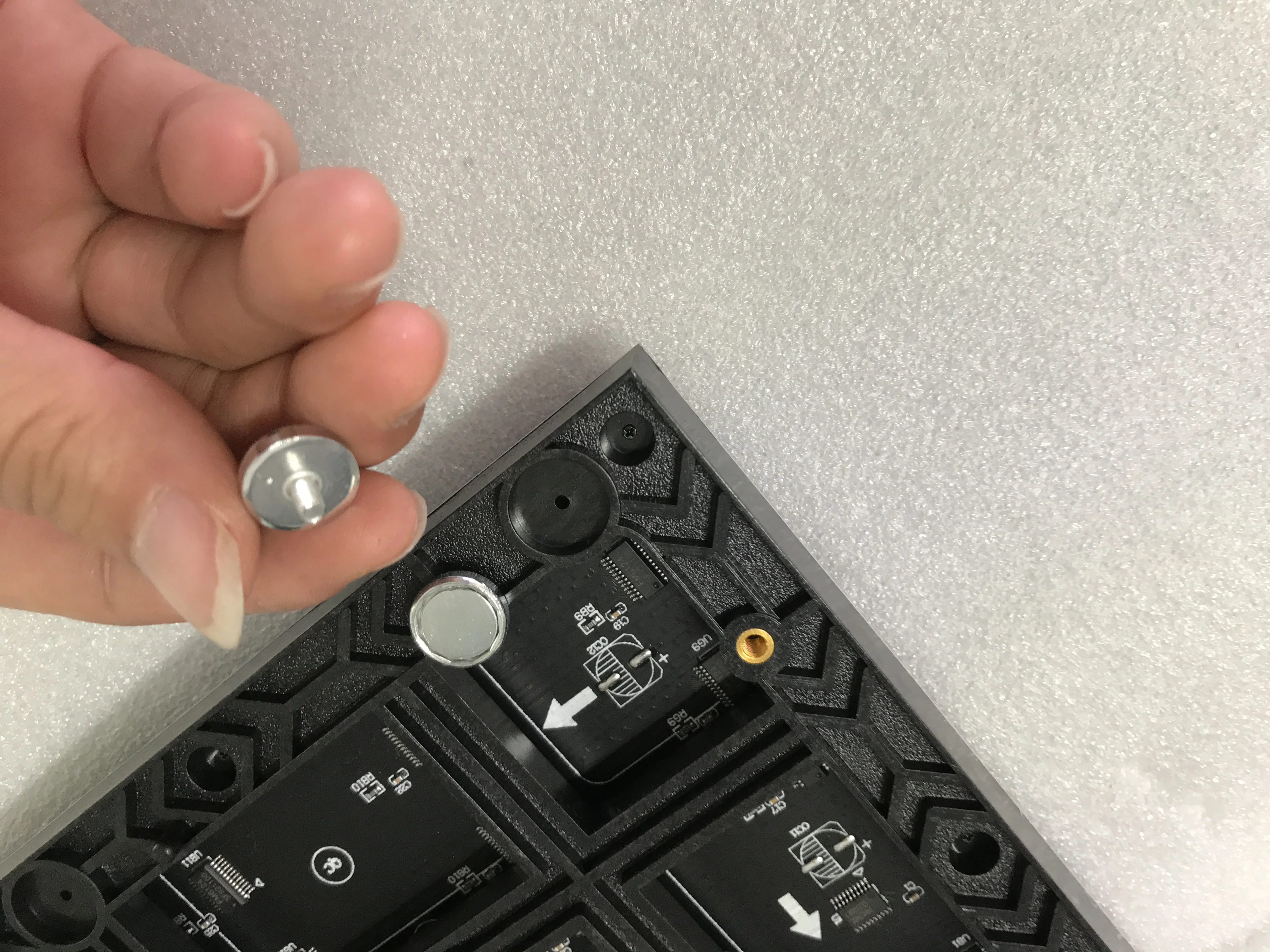 Дешевый наружный p4 светодиодный модуль с магнитной полноцветной светодиодной