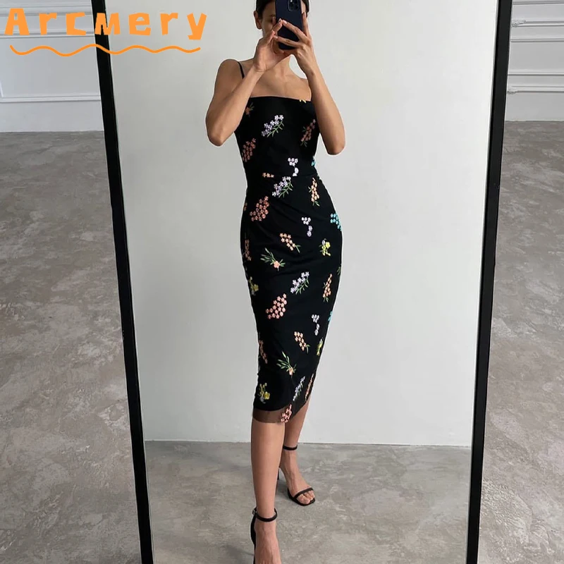 

Women Spaghetti Strap Embroidery Sleeveless Bodycon Midi Dress