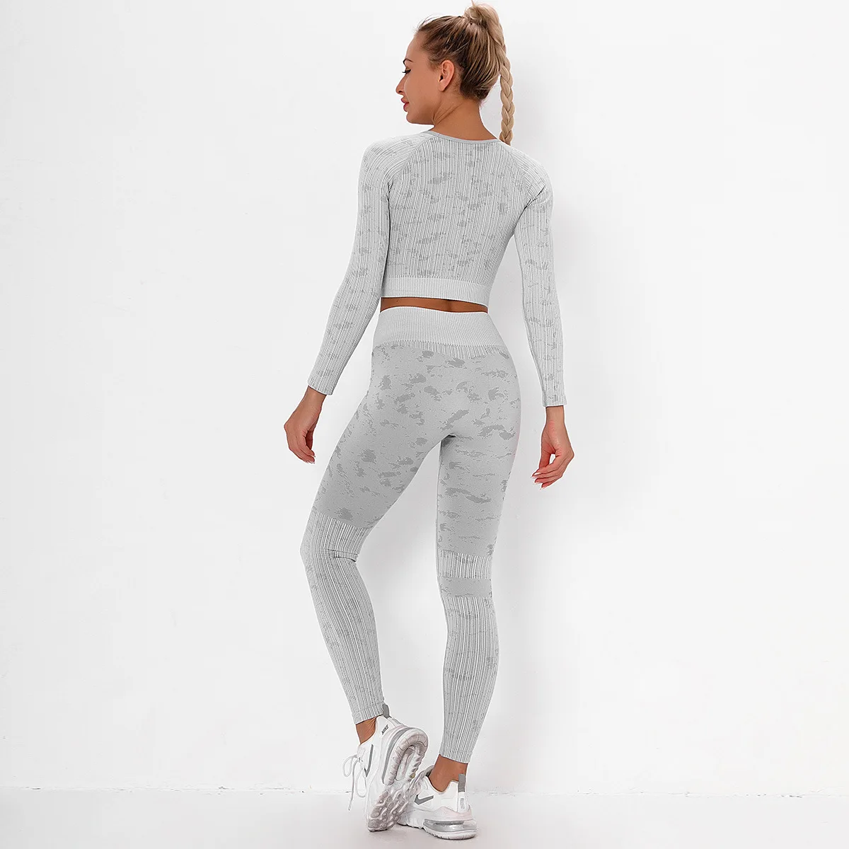 

Seamless knitted camouflage jacquard yoga long-sleeved suit striped fitness trousers suit