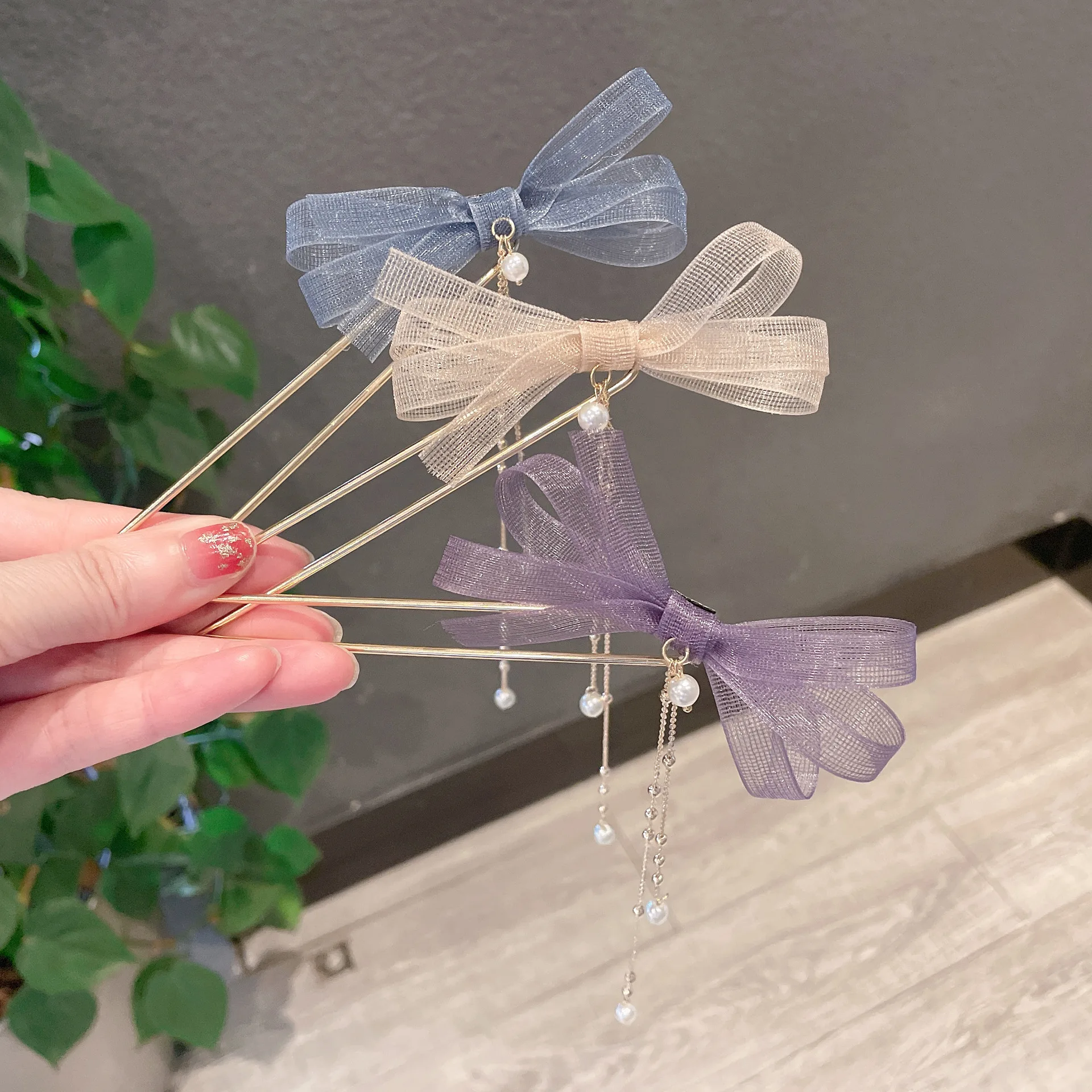 

Шпилька для волос с бантом и жемчужинами женская, супер сказочная лента в Корейском стиле, модная заколка с кисточкой и бантом, аксессуары д...