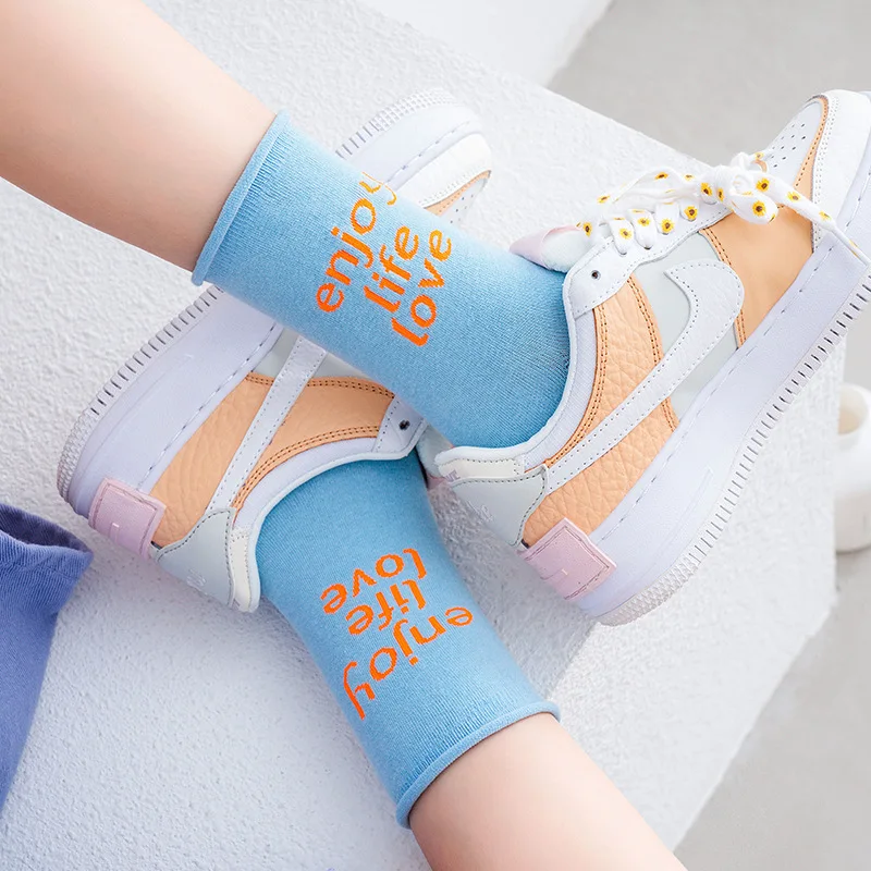 

Women Socks 2021 Autumn Fashion Letter Brief Cotton New Solid Color Breathable Deodorant Comfortable Socks Women Wild Casual