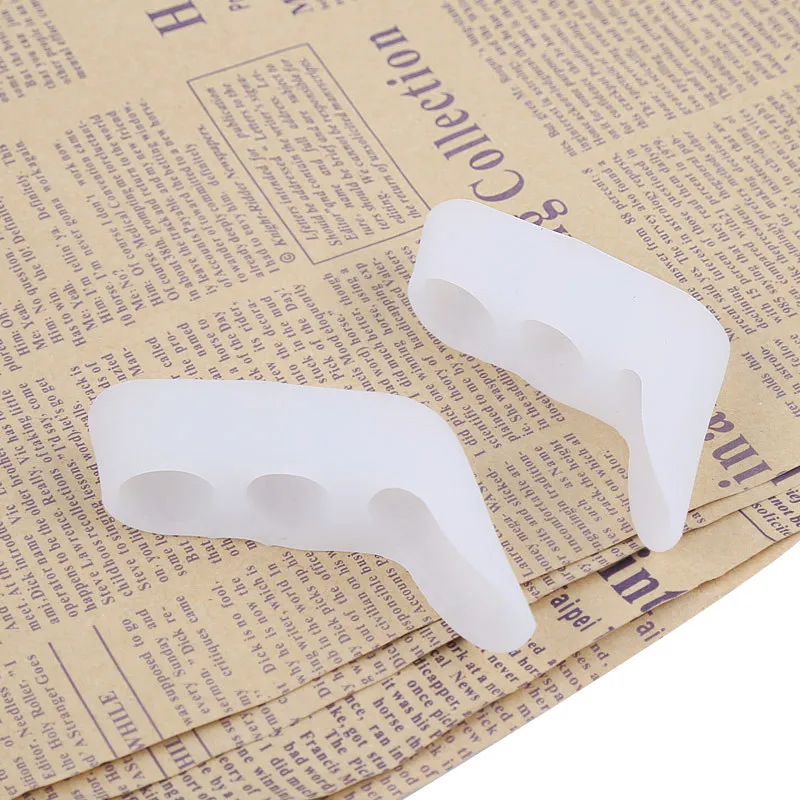 

2pcs Three-hole Little Toe Separator Transparent Bunion Pain Relief Toe Straightener Protector Foot Care Tool