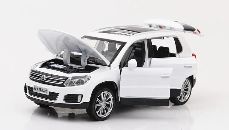 1:32, немецкая модель автомобиля VW Tiguan, литая под давлением, модель автомобиля из Золотого Металла, оттягивающая назад, модель автомобиля с подсветкой, игрушка в подарок для детей