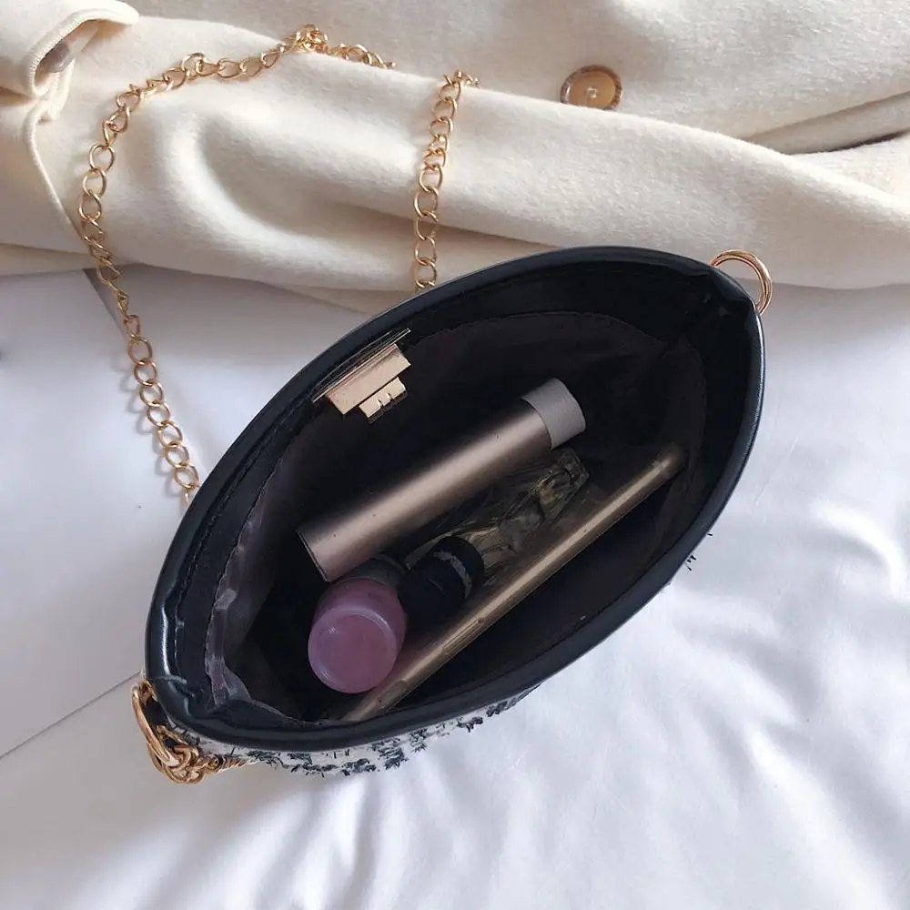 Модная черно-белая сумка через плечо на цепочке женская клатч Женская трендовая