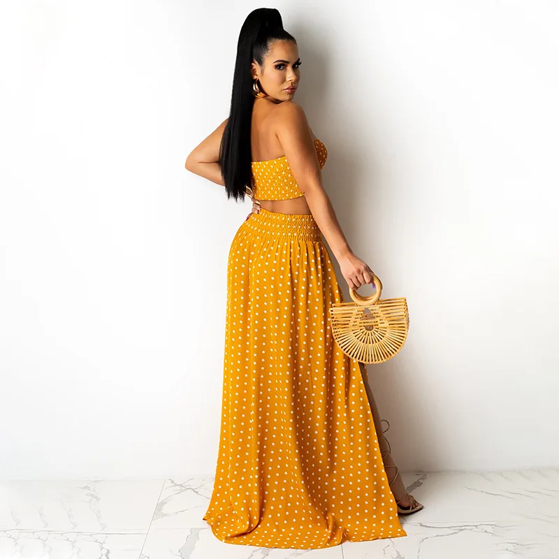 Женское платье с круглым вырезом без бретелек |