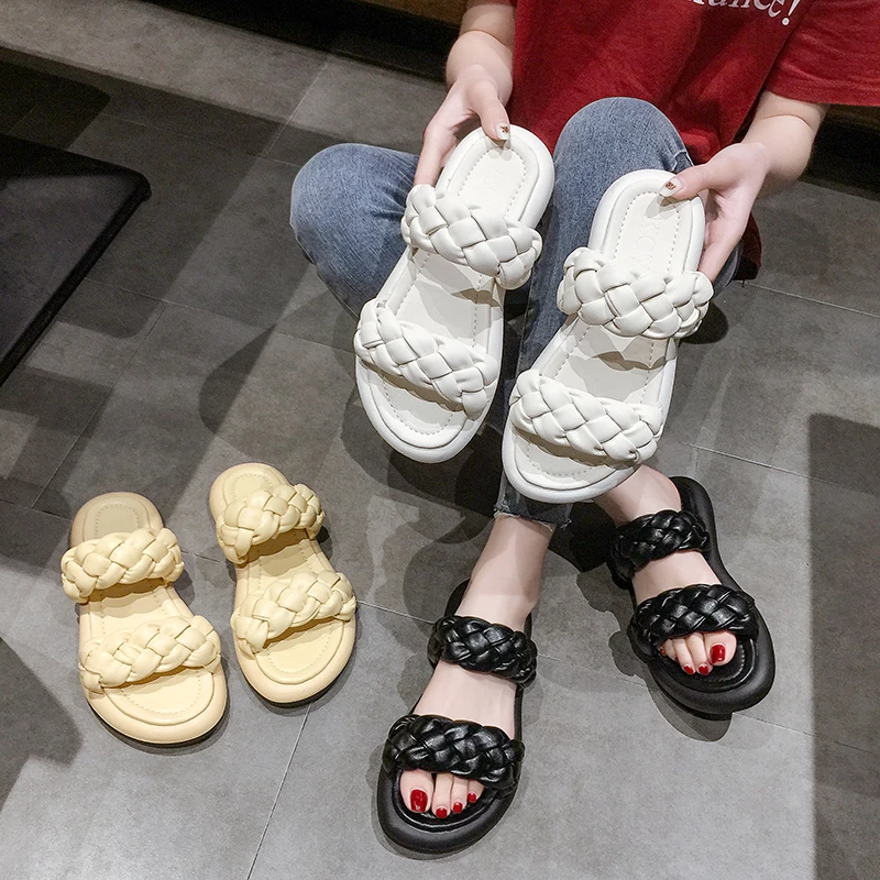 

Shoes Slippers Women Summer Low Slides Fashion Pantofle Platform Flat Luxury 2021 Soft Rome PU Slippers Women Summer Shoes Panto