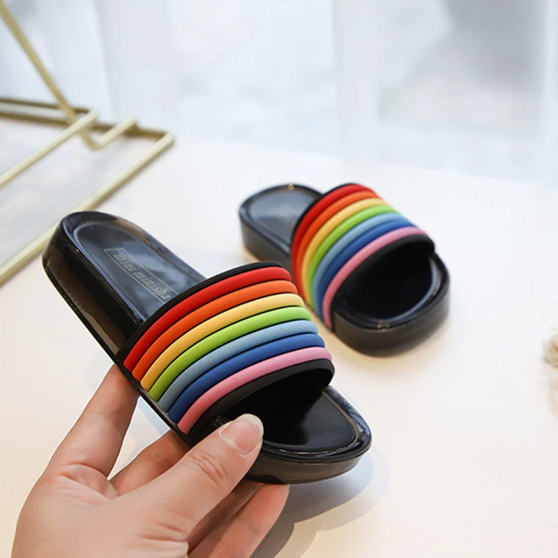 Новинка 2020 обувь для маленьких девочек симпатичные детские тапочки с радужным