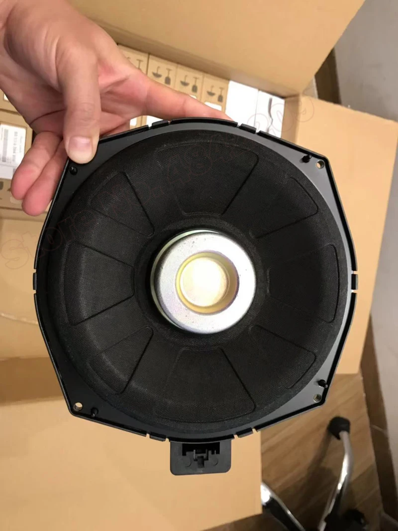 

Under Seat Low Range Frequency Loudspeaker Bass Speaker Stereo Subwoofer Woofers For BMW 3/3GT/5/X3 Series F30 F34 G30 G01