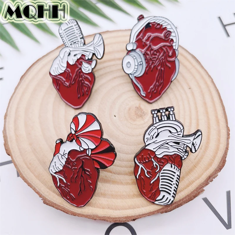 Творческий панк сердце контактный разъем для наушников граммофон микрофон брошь