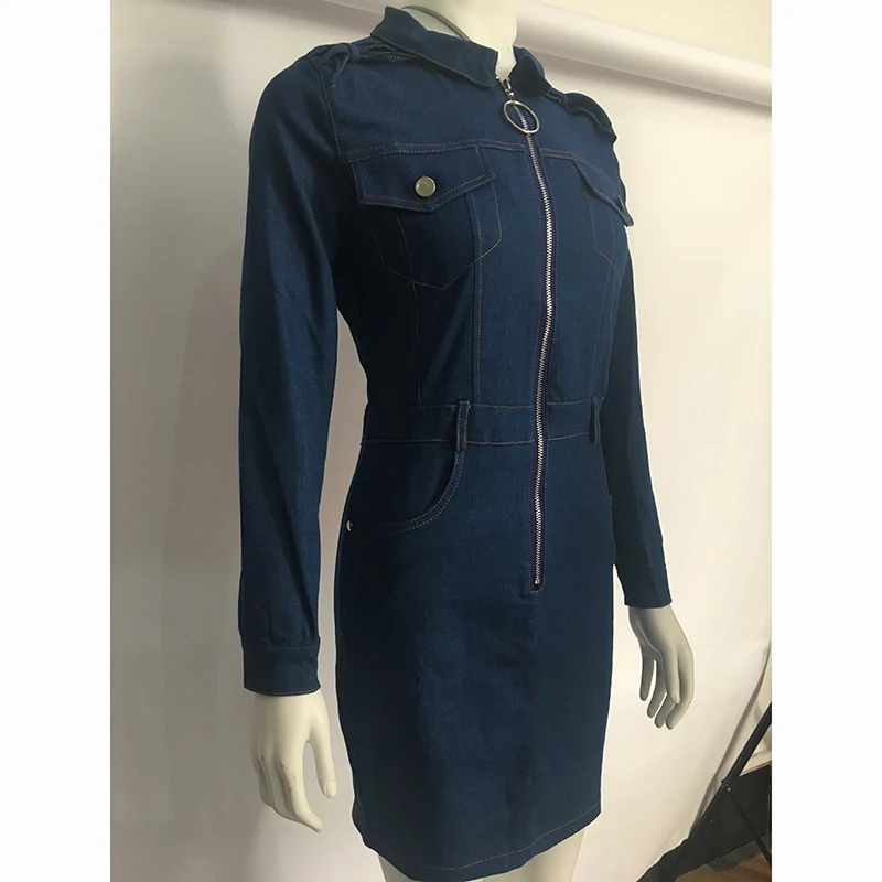 Синее джинсовое женское платье с длинным рукавом приталенное отложным